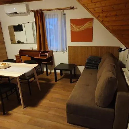 Forrest Денешдиаш